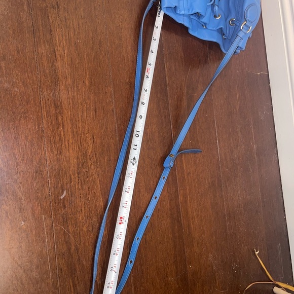 guc j crew Blue Leather drawstring Shoulder Bag - Picture 8 of 8